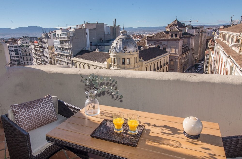 Фото Chezmoihomes Plaza Nueva Premium