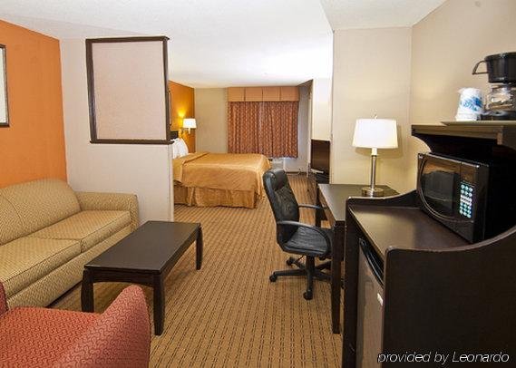 Фото Comfort Suites Panama City Beach