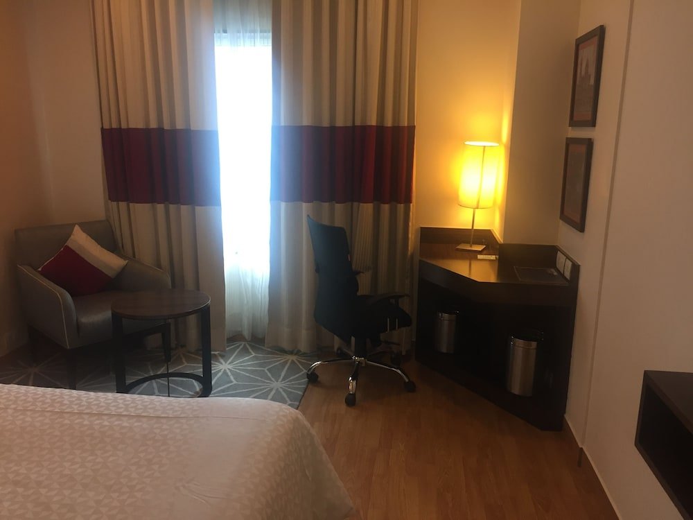 Фото Four Points by Sheraton Vadodara