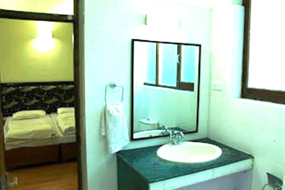 Фото Tih Hotel Sky Desert