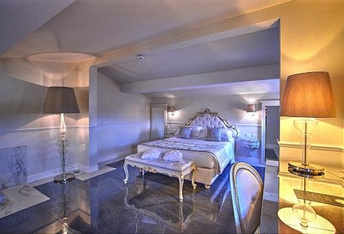 Фото The Moon Boutique Hotel