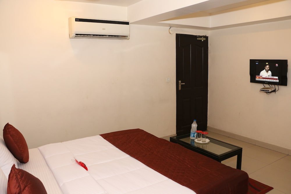 Фото Oyo 2120 Hotel Silver Haze