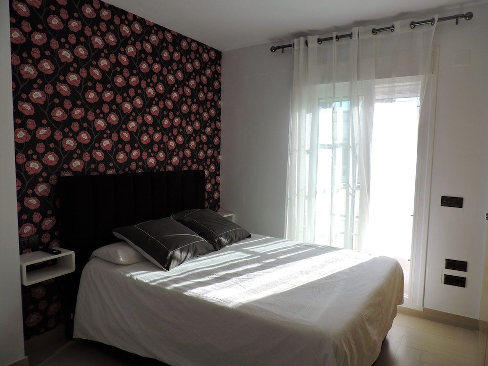 Фото Apartamentos Toboso Plaza