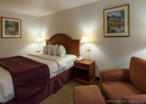 Фото Quality Inn Downtown Convention Center