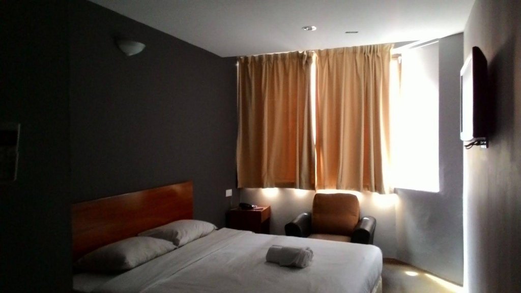 Фото One Hotel Sadong Jaya