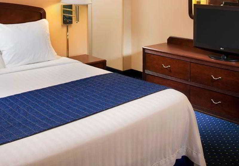 Фото Courtyard by Marriott Cincinnati-Covington