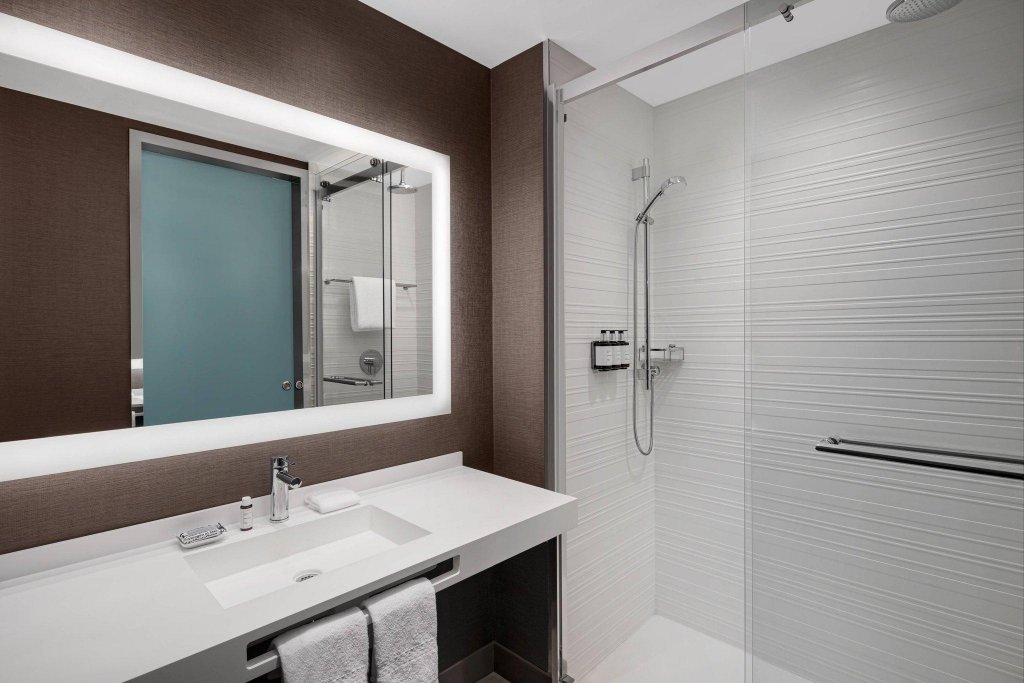 Фото Courtyard by Marriott Little Rock Downtown