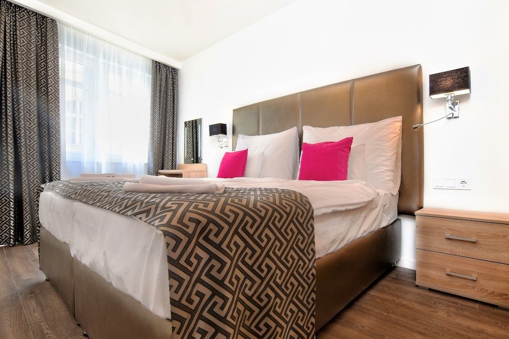 Фото Silver Crown Hotel & Residence