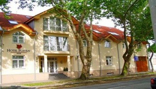 Гостиница Hotel Platan в Секешфехерваре