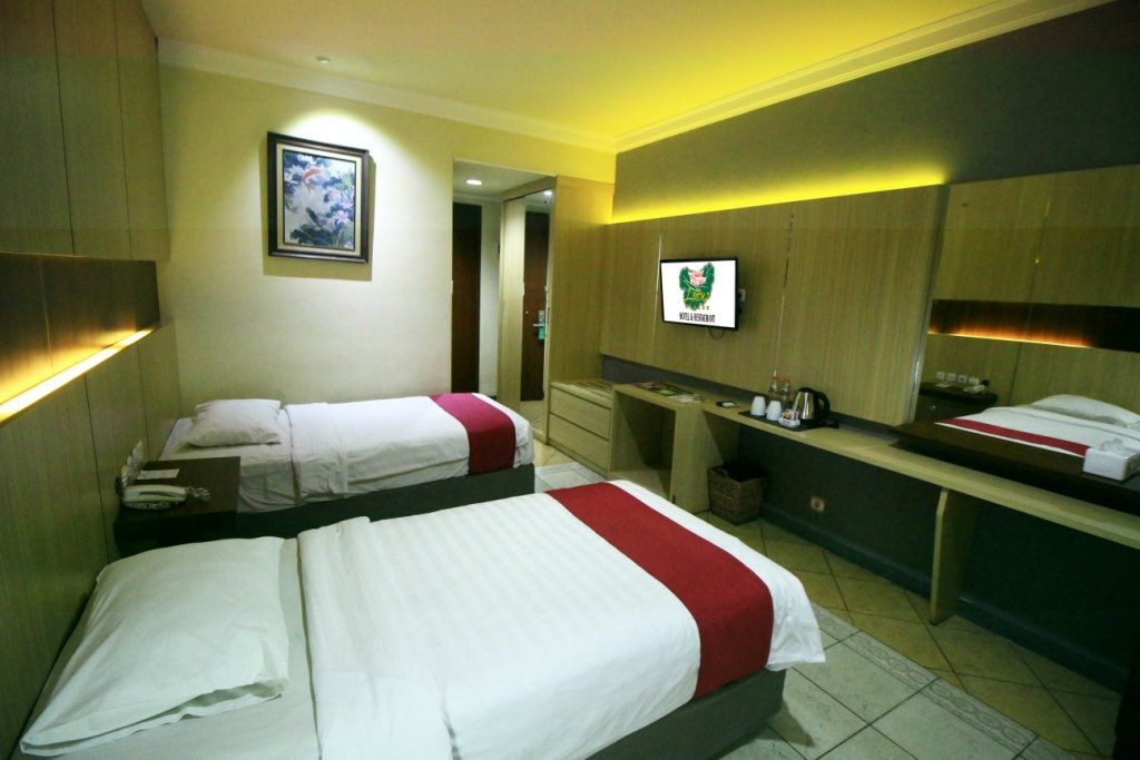 Фото Lotus Garden Hotel