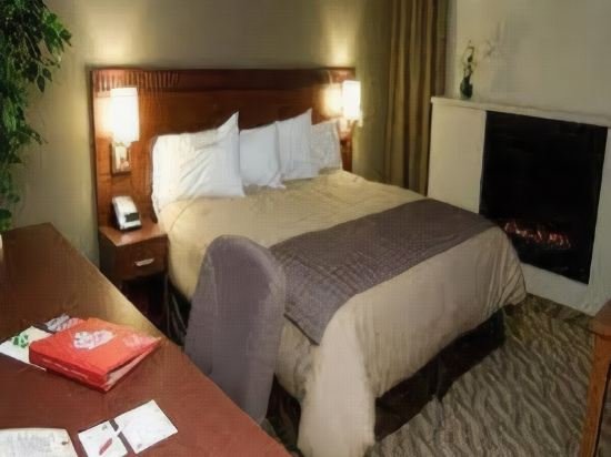 Фото Canad Inns Destination Centre Garden City