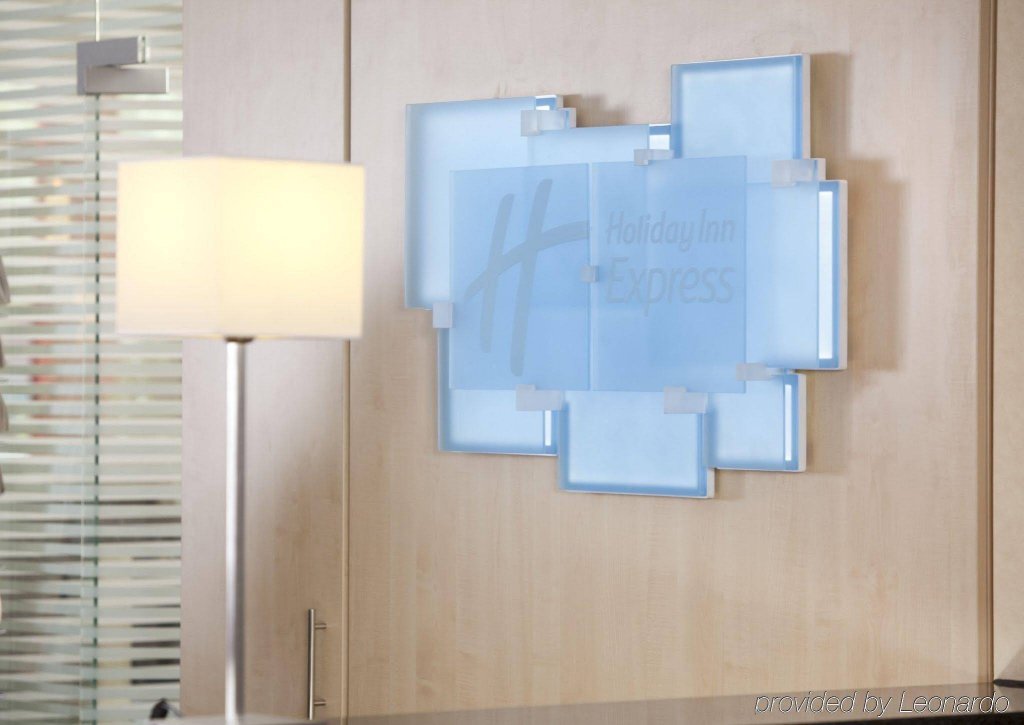 Фото Holiday Inn Express Frankfurt Messe
