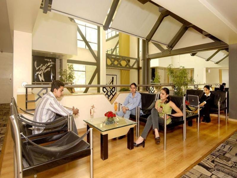 Фото The Coronet Hotel