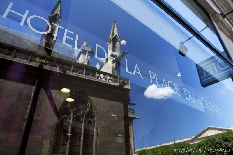 Гостиница Hôtel de la Place du Louvre в Париже