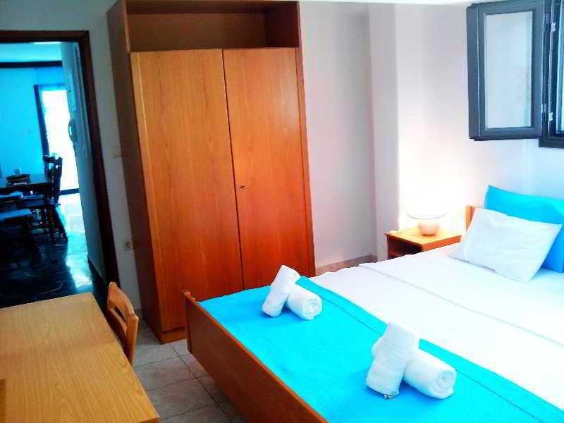 Фото Salonikiou Beach Deluxe Apartments