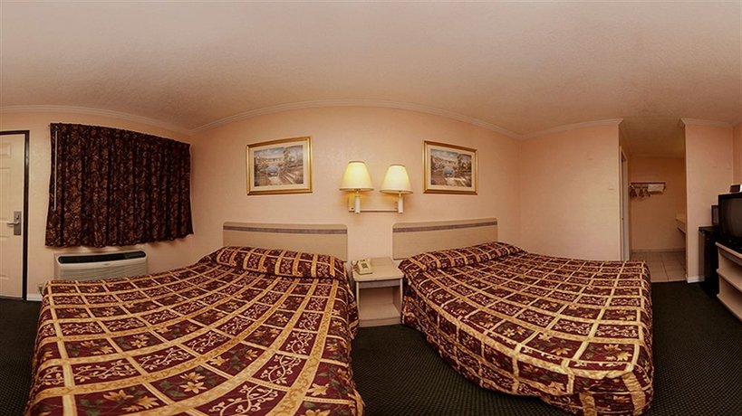 Фото Rodeway Inn Lemon Grove San Diego East