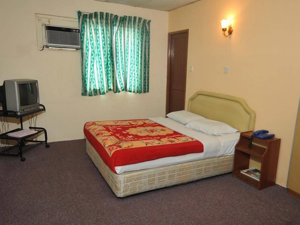 Фото Hotel Longhouse