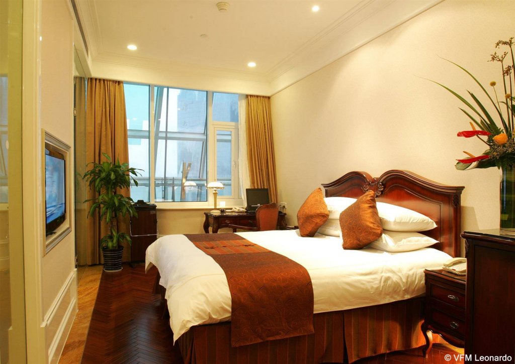 Фото Oriental Riverside Bund View Hotel