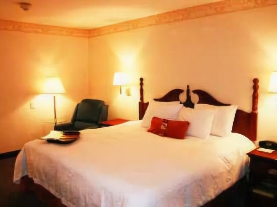 Фото Hampton Inn Cornelia