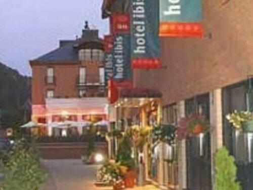 Внешний вид отеля Ibis Dinant Centre в Динане, фото 5