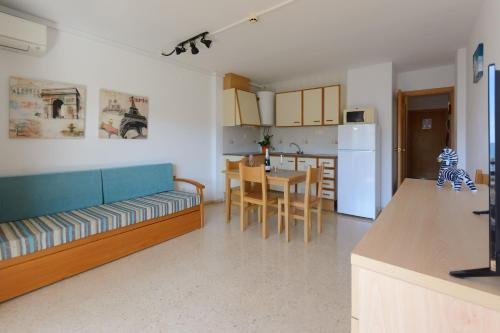 Фото Apartamentos Zeus Sant Jordi