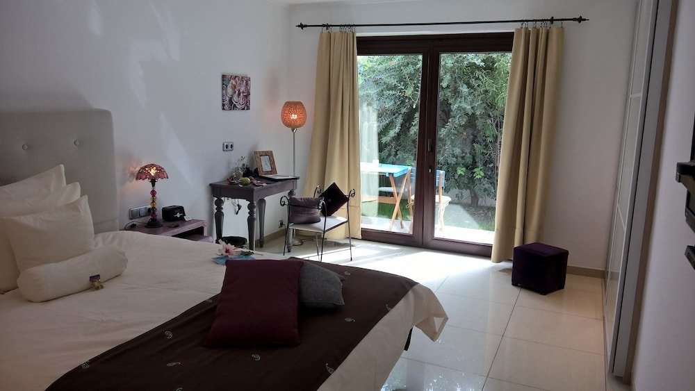 Фото Birdcage Gay Resort - Adult Only