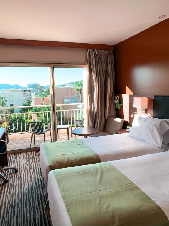 Фото Holiday Inn Cannes