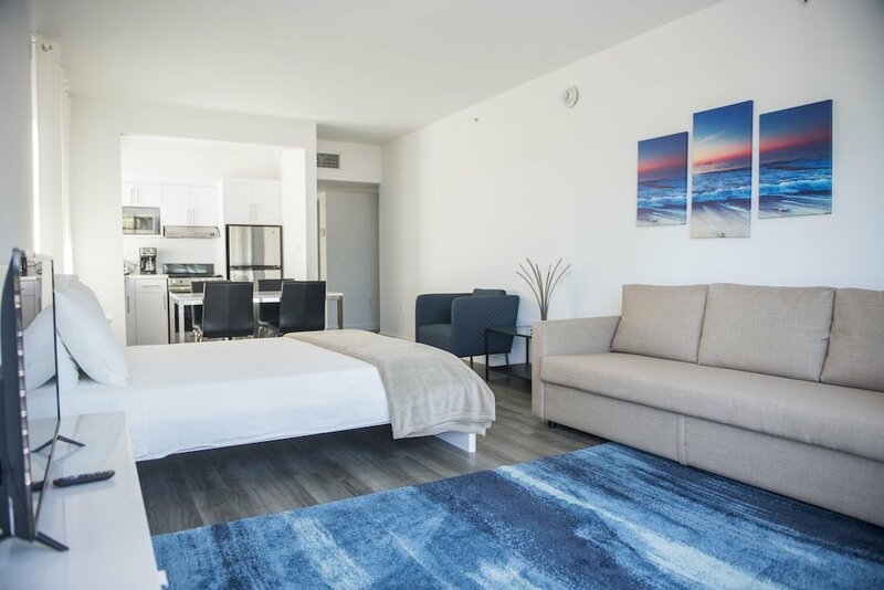 Гостиница SoBe 12th and Ocean Suites в Майами-Бич