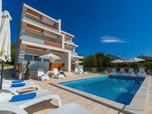 Beautiful Villa Apartment With Swimming Pool and Sea View