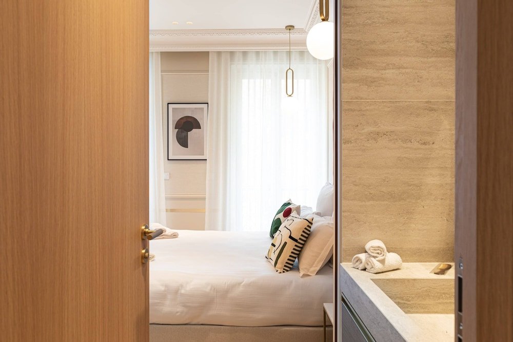 Фото HighStay - Champs Elysées - Serviced Apartments