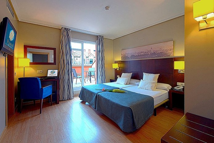 Фото Hotel Porcel Ganivet