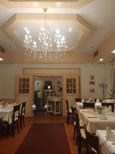 Фото Hotel Restaurant Knechtstedener Hof