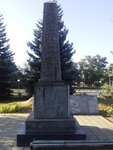 Братская могила советских воинов, погибших в период Сталинградской битвы (khutor Bolshoy, Korotkiy pereulok, 1), monument, memorial