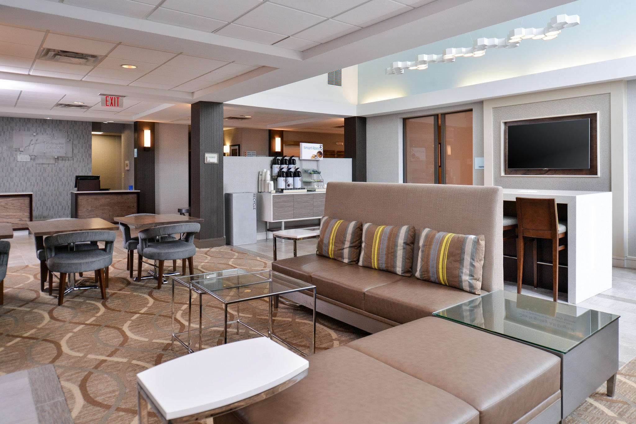 Фото Holiday Inn Express Hotel & Suites Lafayette, an Ihg Hotel