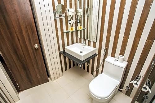 Фото Yatri Suites & SPA