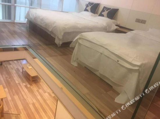 Фото The Roost Hotel