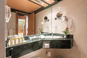 Гостиница Hotel Holiday International