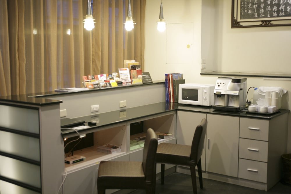 Фото Tainan First Hotel - Hostel