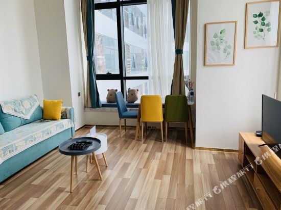 Фото The Roost Hotel