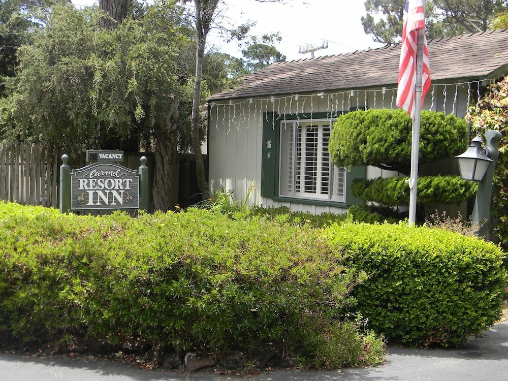 Фото Carmel Resort Inn