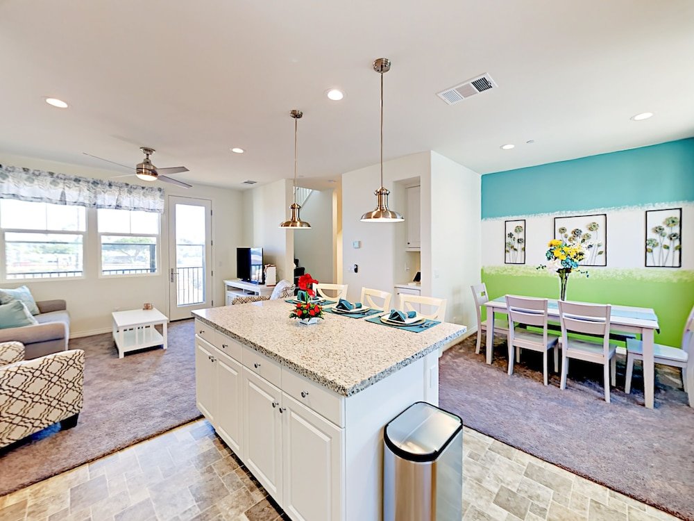 Фото Brand-new 2br w Balcony, Near Beach 2 Bedrooms 2.5 Bathrooms Townhous