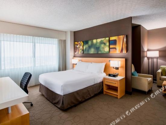 Фото Delta Hotels by Marriott Regina