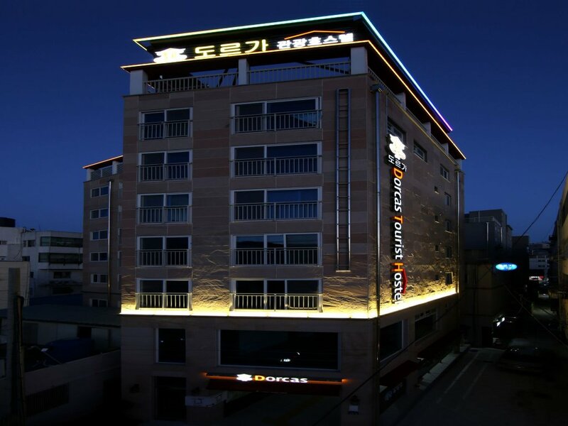 Гостиница Dorcas Tourist Hostel в Тхонъёне