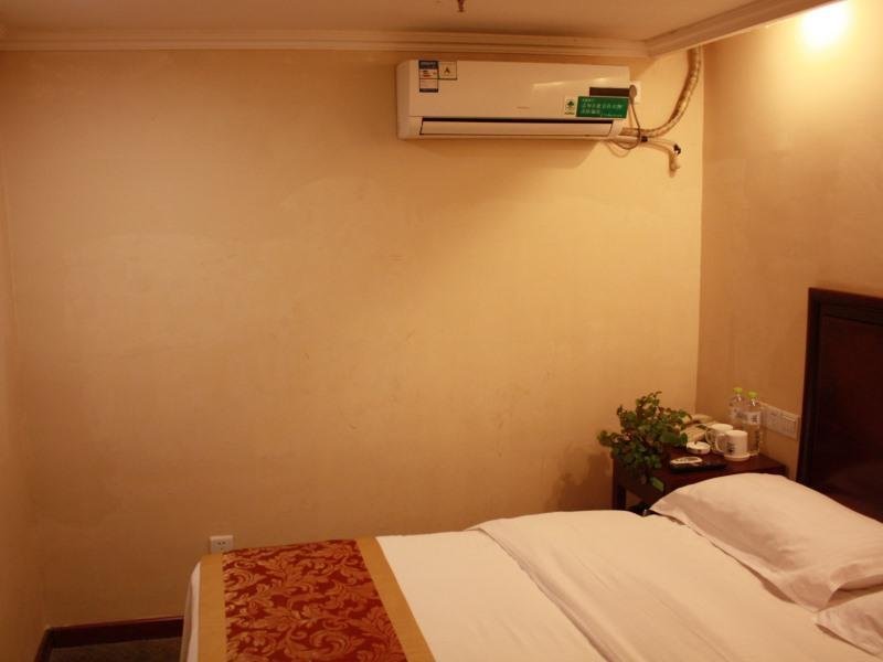 Фото GreenTree Inn ShanDong QingDao Railway Station East Square PiChaiYuan Express Hotel
