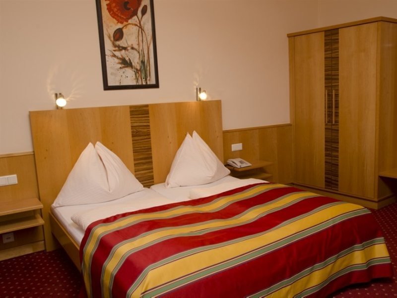 Фото Hotel Cryston