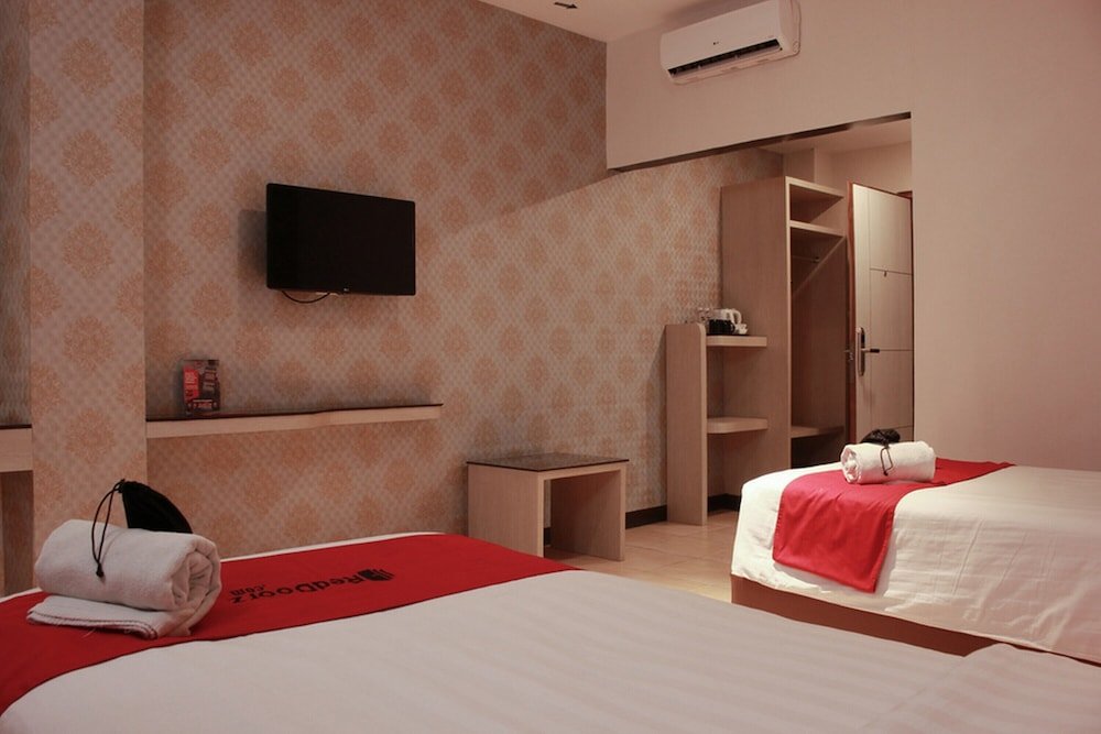 Фото RedDoorz Premium near Bandung Station