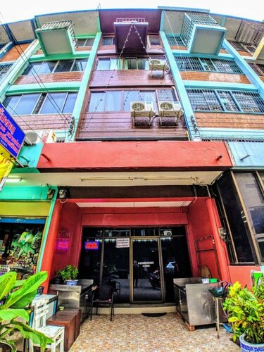 Zuzu Hostel