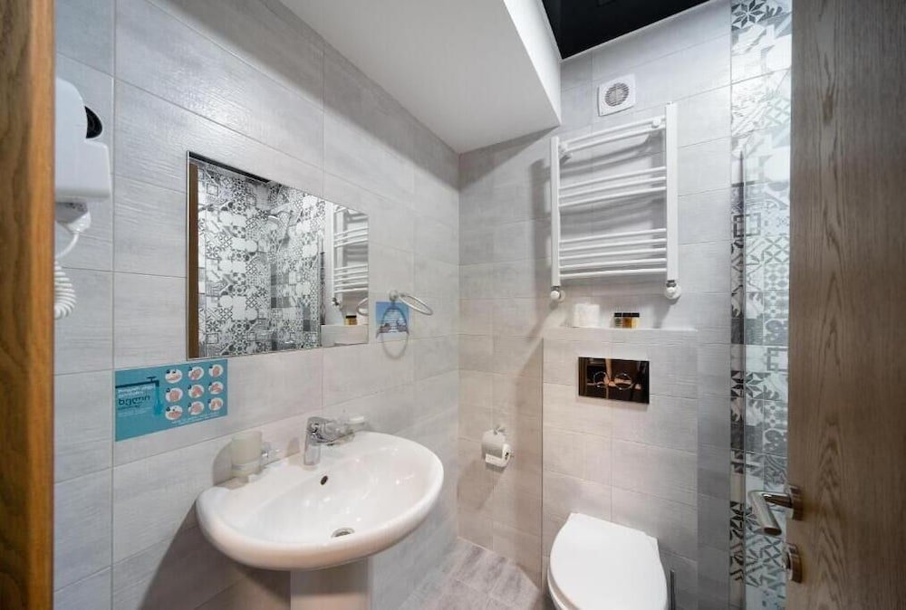 Фото Brooch Boutique Hotel