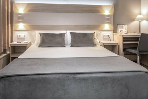 Внешний вид отеля Catalunya Express в Таррагоне, фото 2