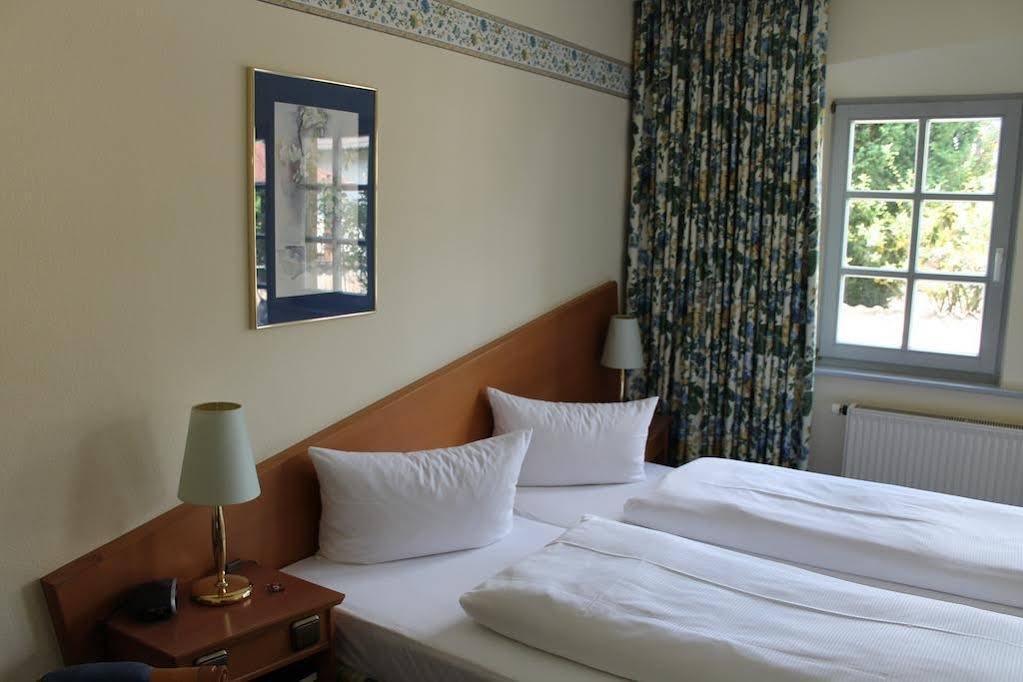 Фото Hotel Goldener Adler